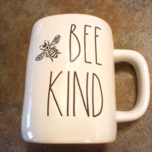 Rae Dunn BEE KIND mug
